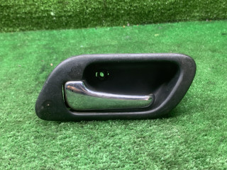 ручка внутренняя задняя левая Honda Accord 6 поколение 1999, 1.6 л., бензин, МКПП, хетчбэк 5 дв.