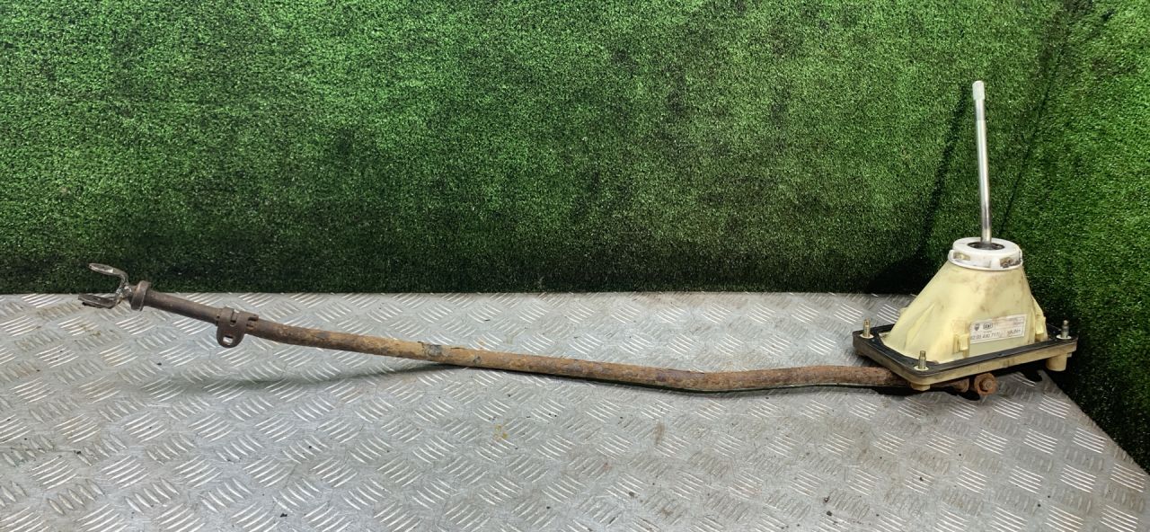 кулиса Renault Logan 1 поколение 2006, 1.4 л., бензин, МКПП, седан - фото №1