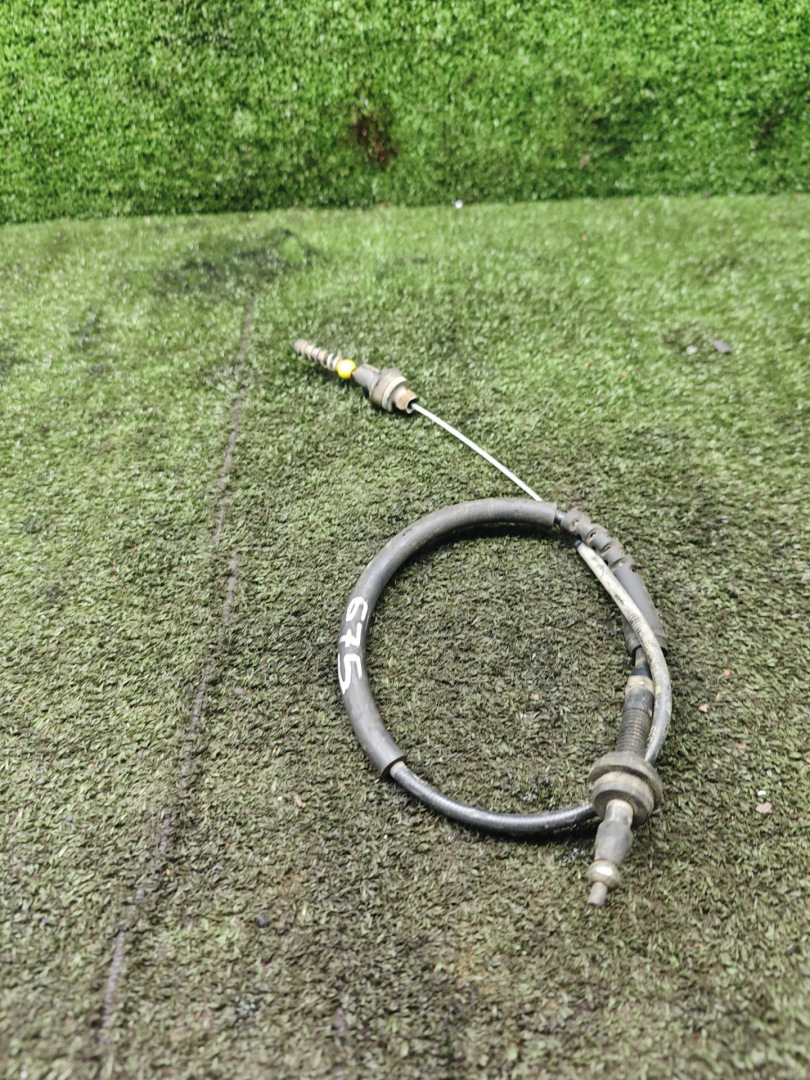 трос газа Volkswagen Vento 1 поколение 1995, 1.6 л., бензин, МКПП, седан - фото №1