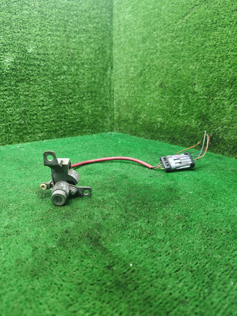 личинка дверного замка Opel Sintra 1 поколение 1997, 2.2 л., X 22 XE, бензин, МКПП, минивэн - фото №1