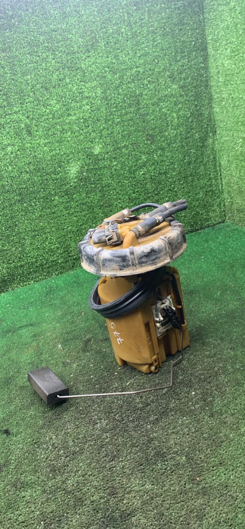 насос топливный Mercedes-Benz Vito W638 2002, 2.2 л., CDi, дизель, МКПП, микроавтобус, 6385420904 - фото №1