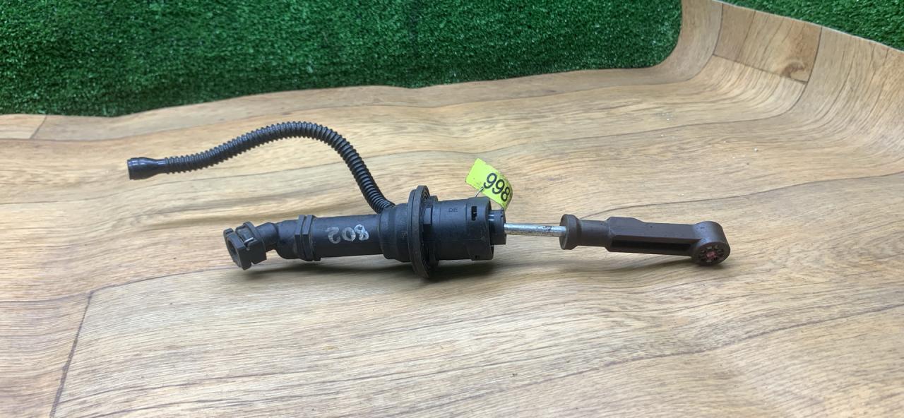 цилиндр сцепления главный Lada XRAY 1 поколение 2019, 1.6 л., бензин, МКПП, внедорожник 5 дв., 306104118R - фото №1