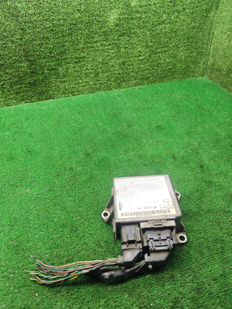 блок AirBag Ford Mondeo 3 поколение 2002, 2.0 л., дизель, АКПП, хетчбэк 5 дв., 3S7T-14B056-ABCD132 - фото №1