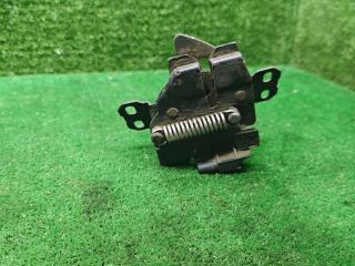 замок капота Mercedes-Benz A-Класс W168 2000, 1.6 л., бензин, МКПП, хетчбэк 5 дв.