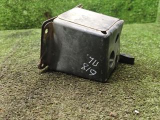 Крепление бампера переднего Toyota Carina E 1 поколение T190 1997, 1.6 л., бензин, МКПП, седан