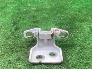 петля двери Renault Duster 1 поколение [рестайлинг] 2017, 2.0 л., бензин, МКПП, внедорожник 5 дв., полный привод