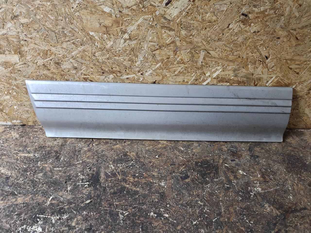 молдинг двери передней левой Mitsubishi Pajero 2 поколение 1996, 3.0 л., бензин, АКПП, внедорожник 5 дв. - фото №1