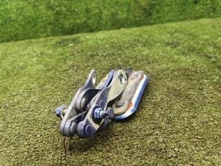 петля крышки багажника Renault Laguna 1 поколение 1998, 1.8 л., бензин, МКПП, хетчбэк 5 дв.