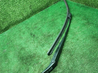 щеткодержатель (поводок стеклоочистителя, дворник) Renault Duster 1 поколение [рестайлинг] 2017, 2.0 л., бензин, МКПП, внедорожник 5 дв., полный привод