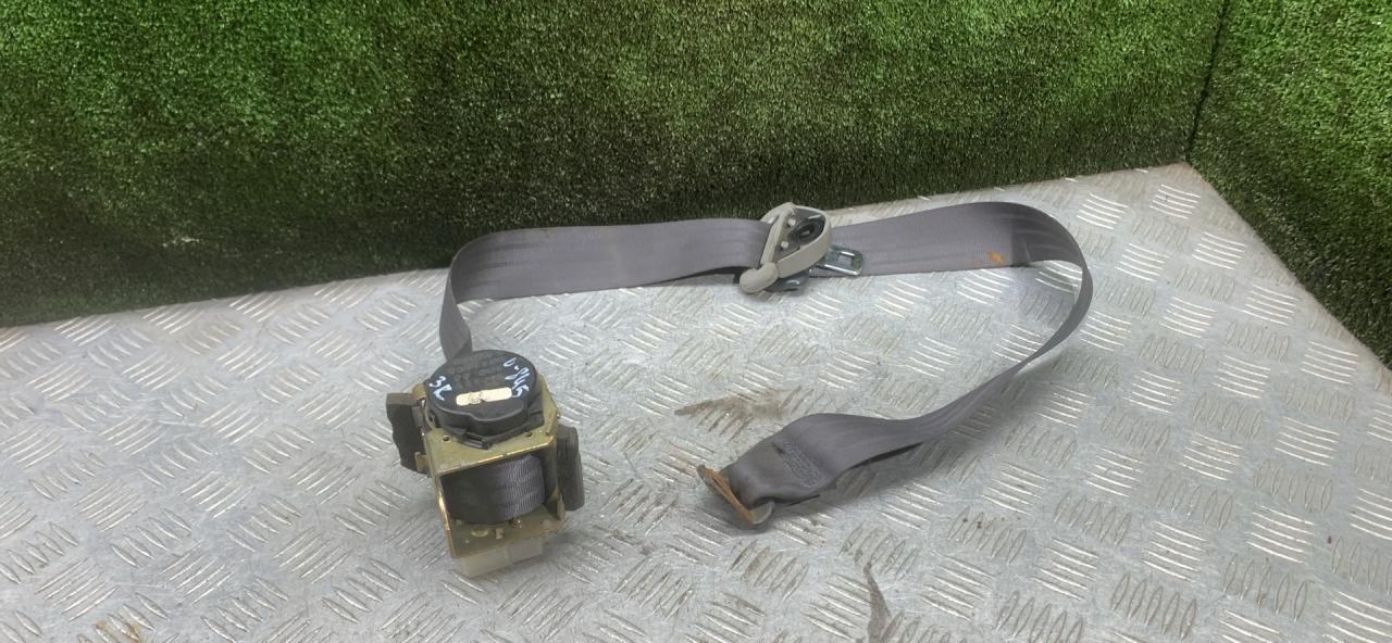 ремень безопасности Mitsubishi Space Wagon 3 поколение (Typ N50) 2000, 2.4 л., бензин, МКПП, минивэн - фото №1