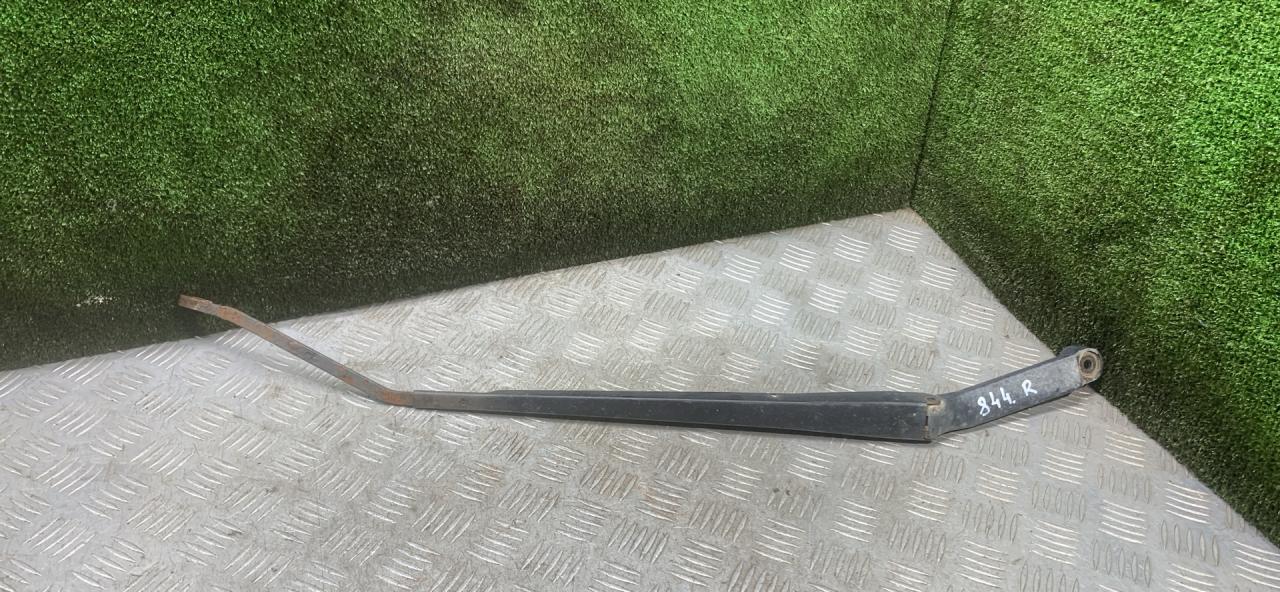 щеткодержатель (поводок стеклоочистителя, дворник) Toyota Picnic 1 поколение XM10 2000, 2.0 л., бензин, МКПП, минивэн - фото №1