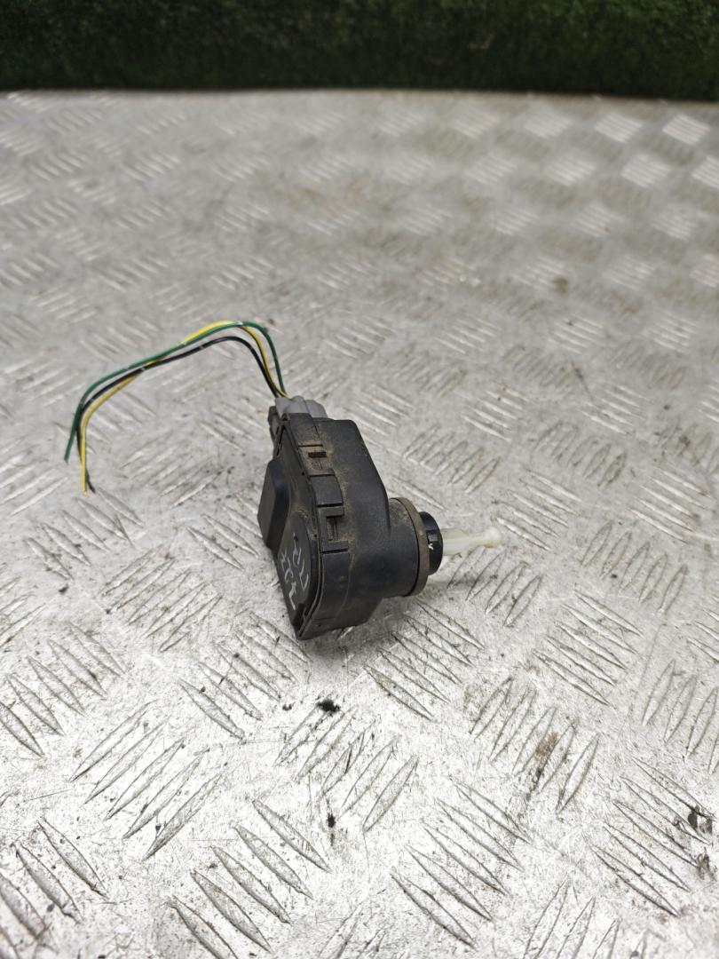 корректор фар Mazda 323 5 поколение 1998, 1.5 л., бензин, МКПП, хетчбэк 3 дв. - фото №1