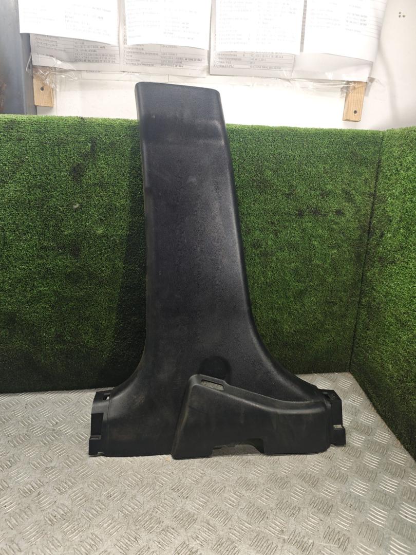 обшивка стойки центральной левой Kia Sportage 3 поколение 2011, 2.0 л., бензин, АКПП, внедорожник 5 дв., полный привод - фото №1