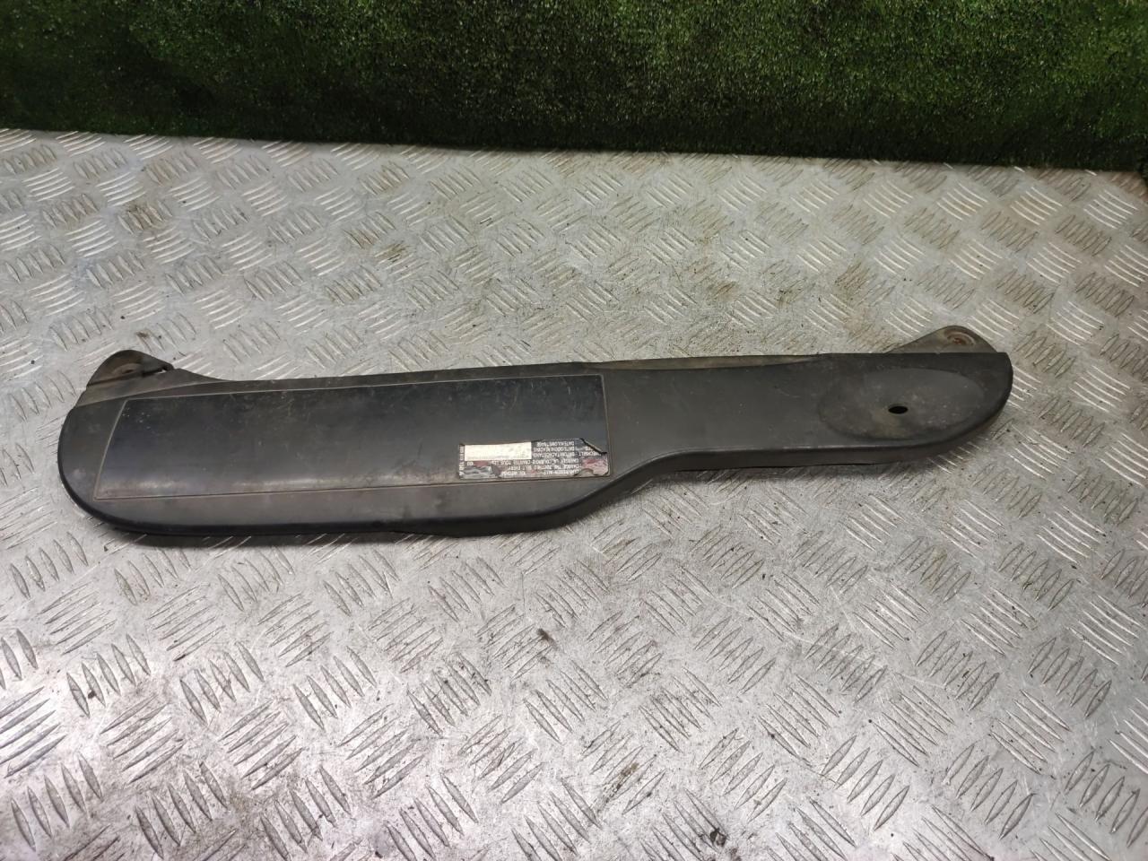 планка под капот Volkswagen Passat B4 1995, 2.0 л., бензин, МКПП, универсал, 3A0121343B - фото №1