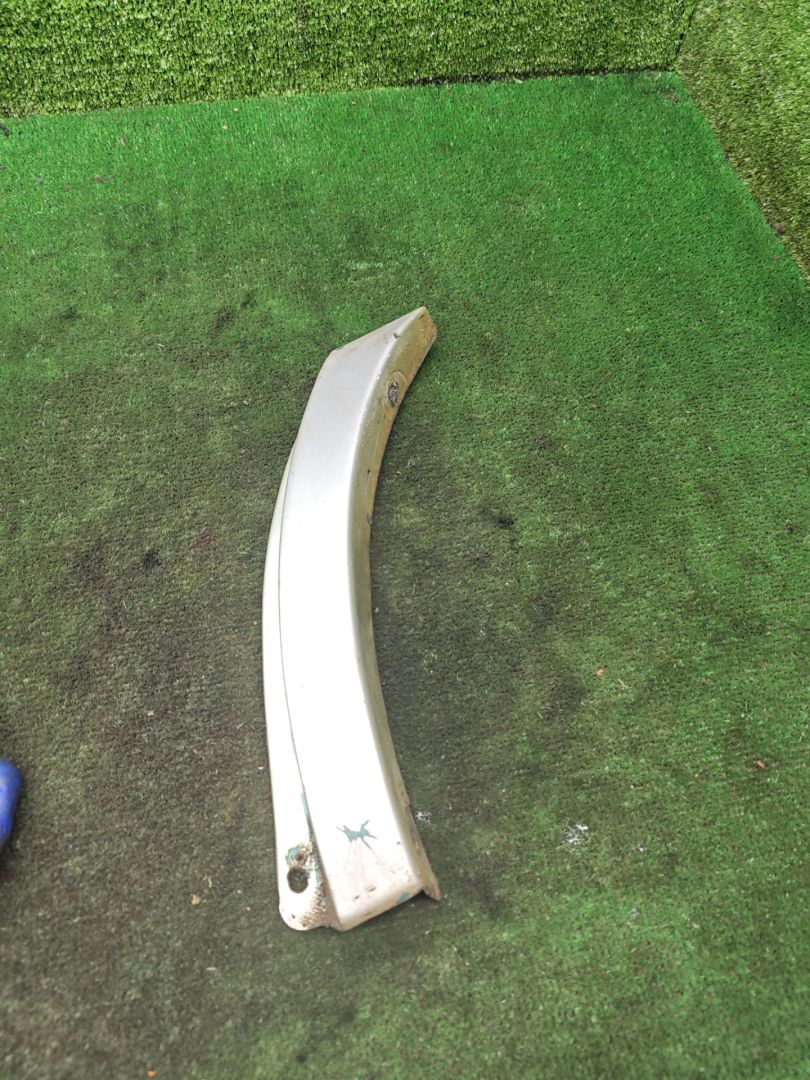 молдинг крыла Toyota Picnic 1 поколение XM10 1999, 2.2 л., 3C-TE, дизель, МКПП, минивэн, 7691844010 - фото №1