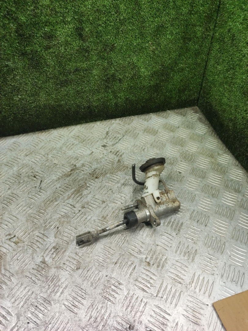 цилиндр сцепления главный Toyota Corolla 7 поколение (E100) 1995, 1.3 л., 4E-FE, бензин, МКПП, хетчбэк 3 дв. - фото №1