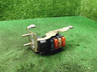 блок предохранителей Citroen Xantia 1 поколение [рестайлинг] 2000, 2.0 л., бензин, МКПП, хетчбэк 5 дв.