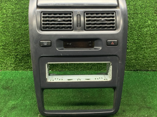 консоль салона Toyota Picnic 1 поколение XM10 1999, 2.2 л., 3C-TE, дизель, МКПП, минивэн