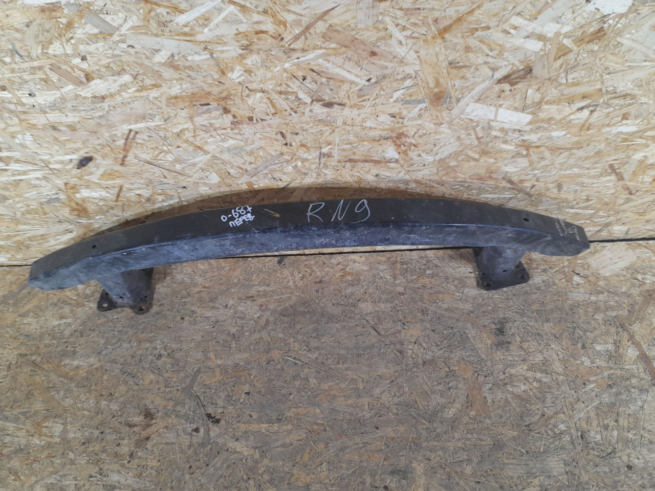 усилитель бампера переднего Skoda Superb 1 поколение 2006, 2.8 л., бензин, АКПП, седан - фото №1