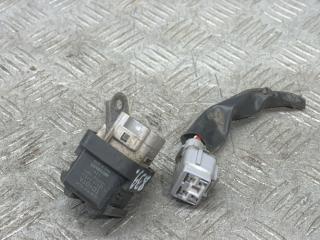 реле накала свечей Toyota Avensis 1 поколение (T220) 1998, 2.0 л., дизель, МКПП, седан, 2861067010