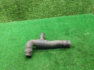 патрубок радиатора Volkswagen Passat B4 1995, 2.0 л., бензин, МКПП, 027121053B