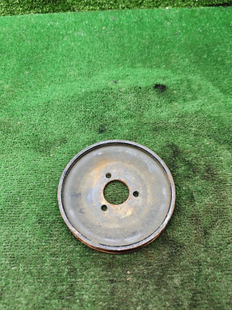 шкив Renault Megane 1 поколение 1997, 1.6 л., бензин, МКПП, хетчбэк 5 дв., 7700272974 - фото №1