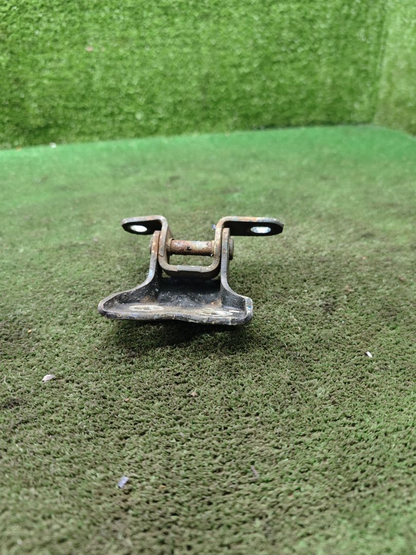 петля двери Toyota Picnic 1 поколение XM10 1999, 2.2 л., 3C-TE, дизель, МКПП, минивэн - фото №1