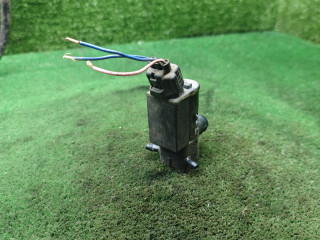 насос (моторчик) омывателя стекла Toyota Corolla 7 поколение (E100) 1995, 1.6 л., 4A-FE, бензин, МКПП, хетчбэк 3 дв.