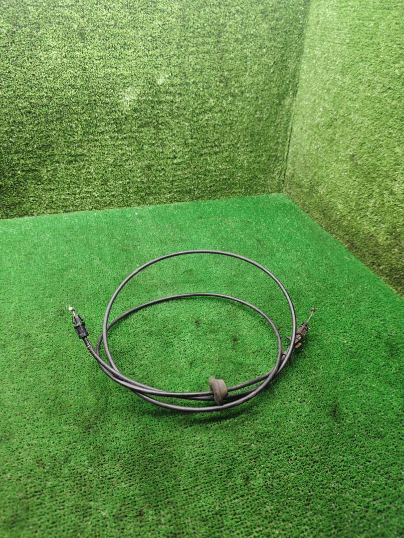 трос капота Chrysler Voyager 3 поколение 1997, 2.4 л., бензин, АКПП, минивэн - фото №1