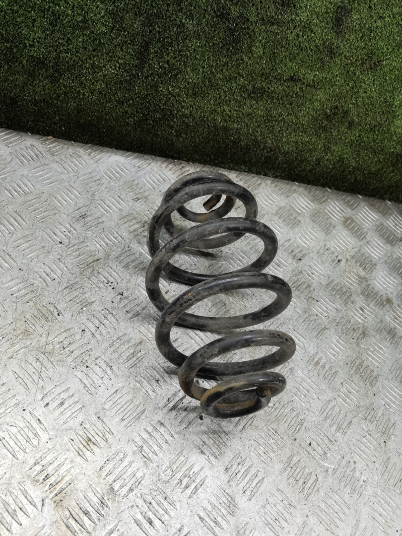 пружина задняя Skoda Superb 1 поколение 2006, 2.8 л., бензин, АКПП, седан - фото №1