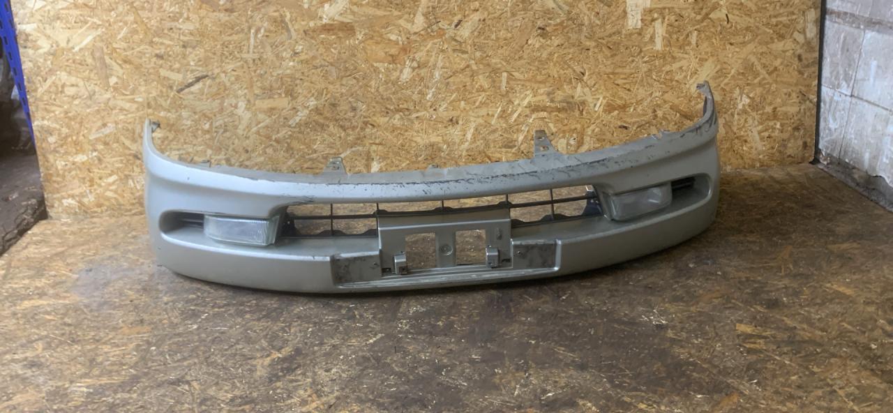 бампер передний Toyota Picnic 1 поколение XM10 2000, 2.0 л., бензин, МКПП, минивэн - фото №1