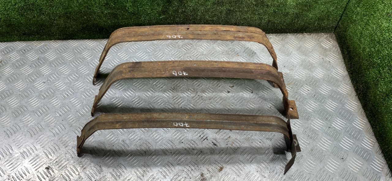 крепление бака топливного Opel Sintra 1 поколение 1997, 2.2 л., X 22 XE, бензин, МКПП, минивэн - фото №1