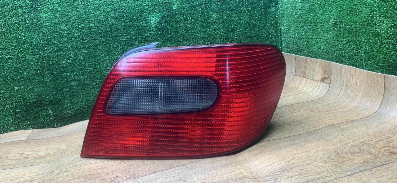 фонарь задний правый Citroen Xsara 1 поколение 1998, 1.4 л., бензин, МКПП, хетчбэк 3 дв. - фото №1