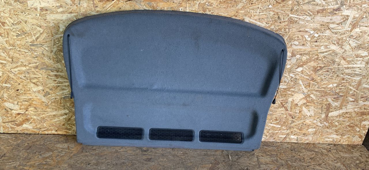 полка багажника Renault Laguna 1 поколение 1998, 1.8 л., бензин, МКПП, хетчбэк 5 дв. - фото №1