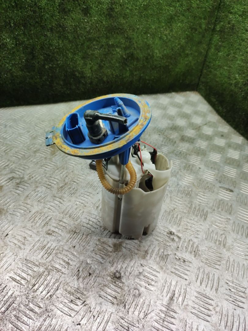 насос топливный Skoda Octavia 3 поколение (A7) 2013, 1.8 л., бензин, МКПП, лифтбэк, 0580200160, 5Q0919051M - фото №1