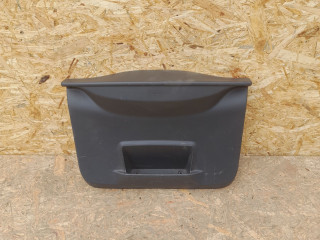 обшивка крышки багажника Renault Duster 1 поколение [рестайлинг] 2017, 2.0 л., бензин, МКПП, внедорожник 5 дв., полный привод, 909008769R