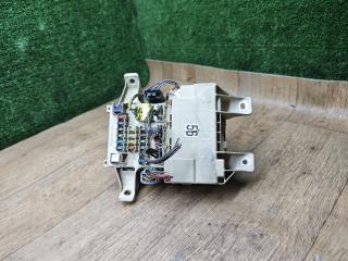 блок предохранителей Toyota Picnic 1 поколение XM10 2000, 2.0 л., бензин, МКПП, минивэн, 8273044040