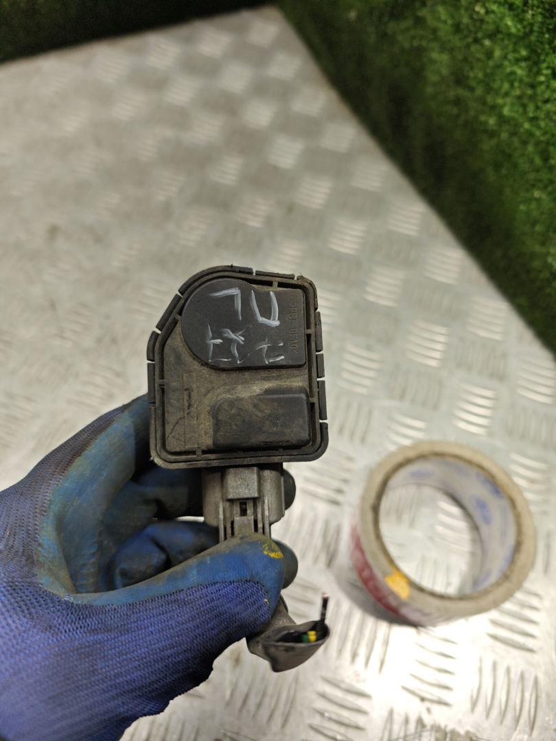 корректор фар Mazda 323 5 поколение 1998, 1.5 л., бензин, МКПП, хетчбэк 3 дв. - фото №1