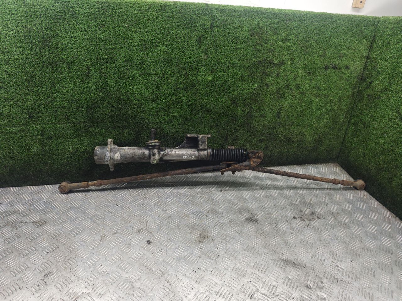 рулевая рейка Audi 80 B2 1984, 1.6 л., бензин, МКПП, седан, 811419105D - фото №1