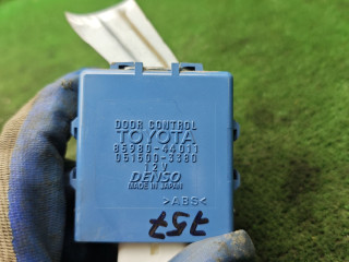 блок управления центральным замком Toyota Picnic 1 поколение XM10 2001, 2.2 л., 3C-TE, дизель, МКПП, минивэн, 8598044011