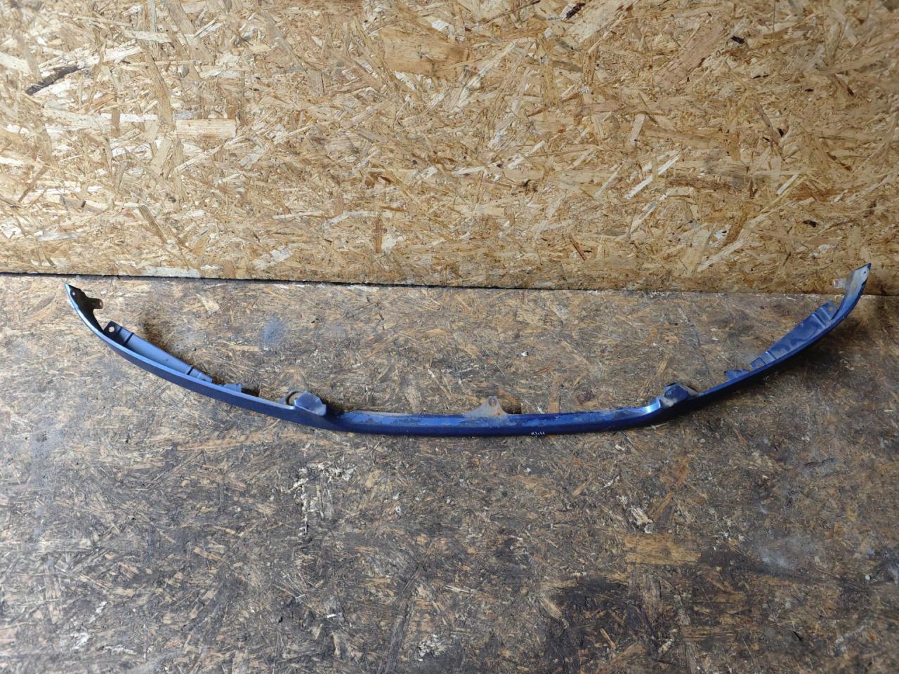 ресничка (ус) фары Toyota Picnic 1 поколение XM10 2000, 2.0 л., бензин, МКПП, минивэн - фото №1