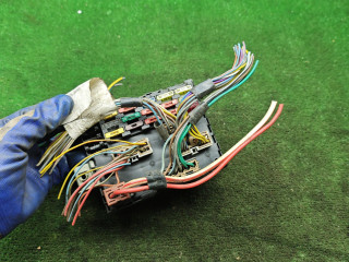 блок предохранителей Fiat Punto 1 поколение 1995, 1.2 л., бензин, МКПП, хетчбэк 5 дв.