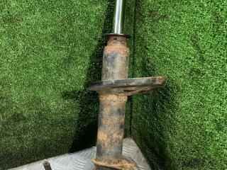 амортизатор передний правый Toyota Avensis 1 поколение (T220) 1999, 2.0 л., дизель, МКПП, хетчбэк 5 дв.