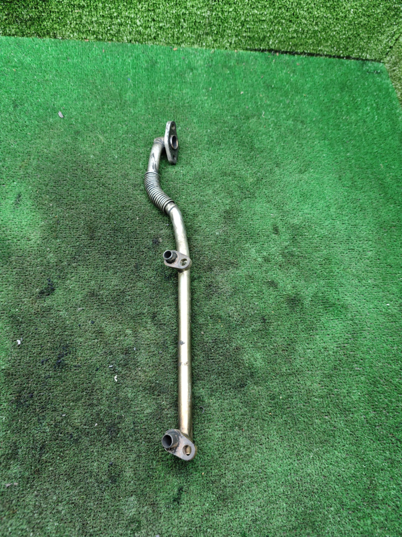 трубка вентиляции картерных газов Opel Sintra 1 поколение 1997, 2.2 л., X 22 XE, бензин, МКПП, минивэн - фото №1