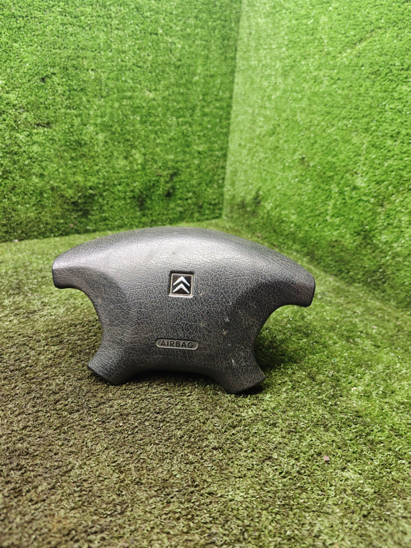 подушка безопасности водителя Citroen Xsara 1 поколение 1998, 1.8 л., бензин, МКПП, хетчбэк 5 дв. - фото №1