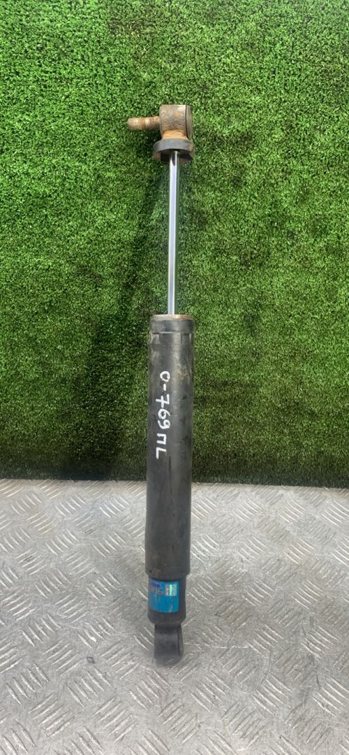 амортизатор передний левый Mercedes-Benz T1 207-210D W601 1995, 2.3 л., дизель, МКПП, микроавтобус - фото №1