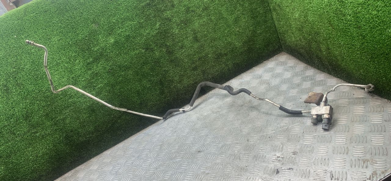 трубка кондиционера Toyota Picnic 1 поколение XM10 1999, 2.2 л., 3C-TE, дизель, МКПП, минивэн, 4434400460 - фото №1