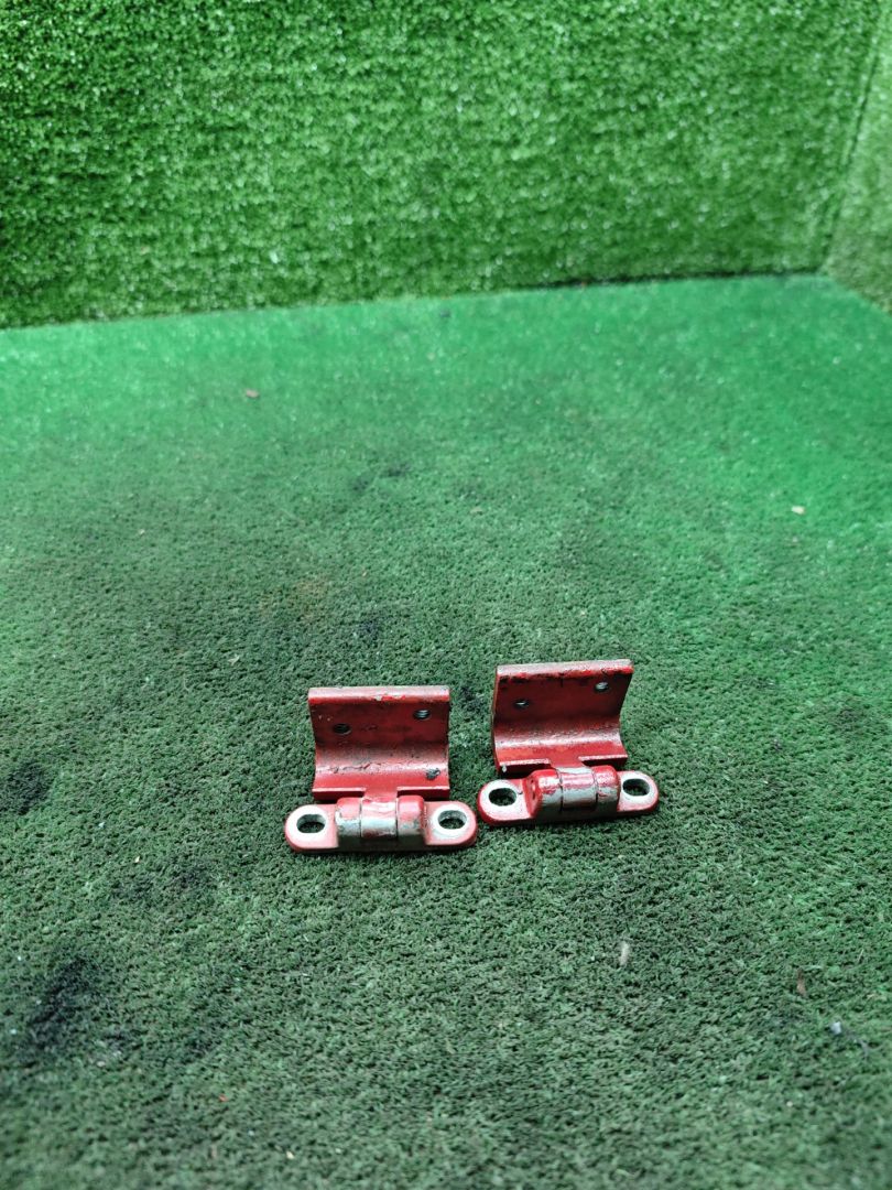 петля крышки багажника Volkswagen Golf 2 поколение 1990, 1.8 л., бензин, МКПП, хетчбэк 3 дв. - фото №1