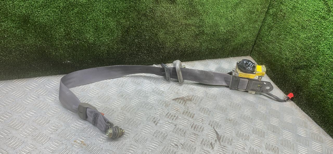 ремень безопасности Mitsubishi Space Wagon 3 поколение (Typ N50) 2000, 2.4 л., бензин, МКПП, минивэн - фото №1