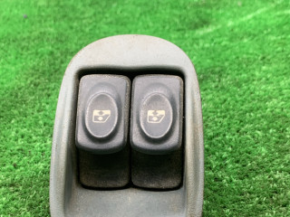 блок управления стеклоподъемниками Renault Scenic 1 поколение 1999, 1.9 л., дизель, МКПП, минивэн